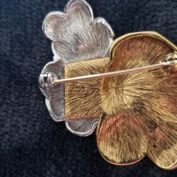 Liz Claiborne Mixed Meta Flower Brooch - Picture 3 of 4